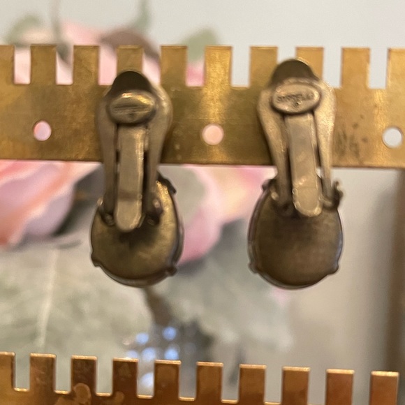 Sorrelli Clip-on Earrings - Picture 4 of 4